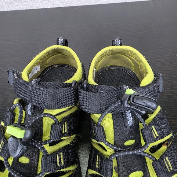 KEENS Black Water Big Kids' Newport H2 Size 1 - Picture 12 of 14